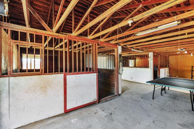 10495 Garcia Lane, Gilroy CA: https://media.crmls.org/mediaz/bb2e07ce-8337-487a-b691-2c223fe93056.jpg