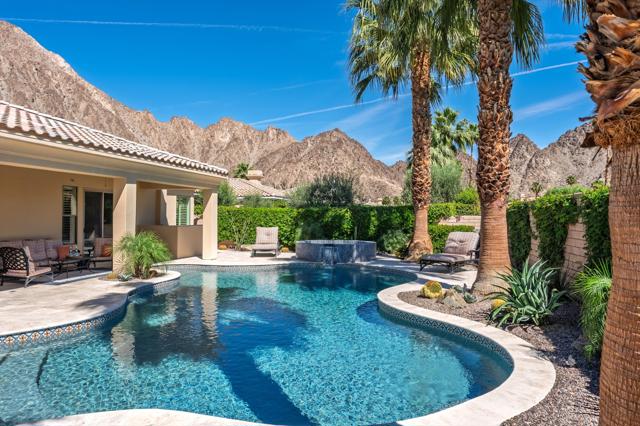 48224 Big Horn Drive, La Quinta CA: https://media.crmls.org/mediaz/bb2ee74d-ed37-44ef-b072-a37e83676b59.jpg