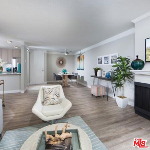 6600 Beachview Drive, Rancho Palos Verdes CA: https://media.crmls.org/mediaz/bb2ef846-dd52-4799-93c1-5e5bcf648058.jpg