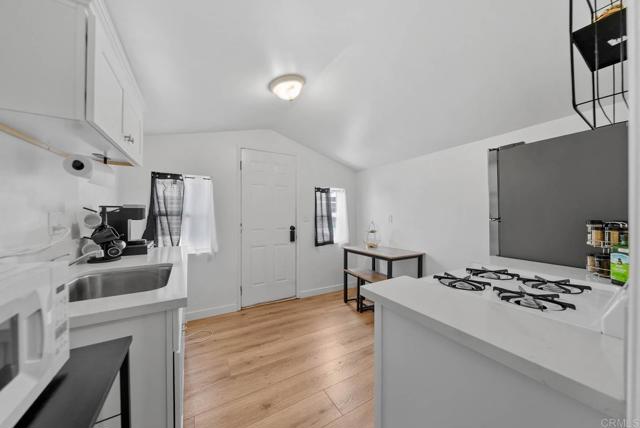 42 48 E 5Th Street, National City CA: https://media.crmls.org/mediaz/bb2f63e5-81e7-4584-9a79-d866cf5b4e1c.jpg