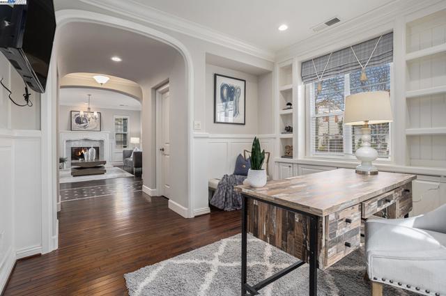 1049 S WEDGEWOOD DR, San Ramon CA: https://media.crmls.org/mediaz/bb306fad-2591-44a3-85d3-d09ef157d11b.jpg