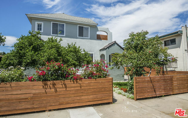 1827 W 24th Street, Los Angeles CA: https://media.crmls.org/mediaz/bb30a5bd-63b9-47a2-896a-2ff9e411efa3.jpg