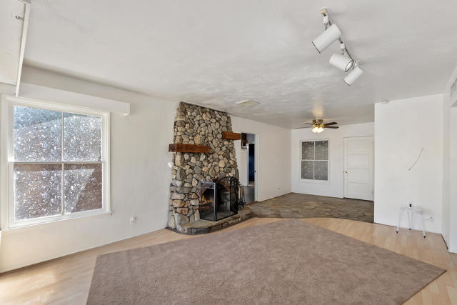 3933 E Calle San Antonio, Palm Springs CA: https://media.crmls.org/mediaz/bb30ccbb-6e4d-47c7-a76f-eb066f3a3070.jpg