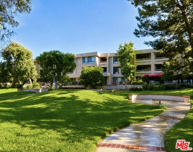 2 Bed Home for Sale in Los Angeles, California