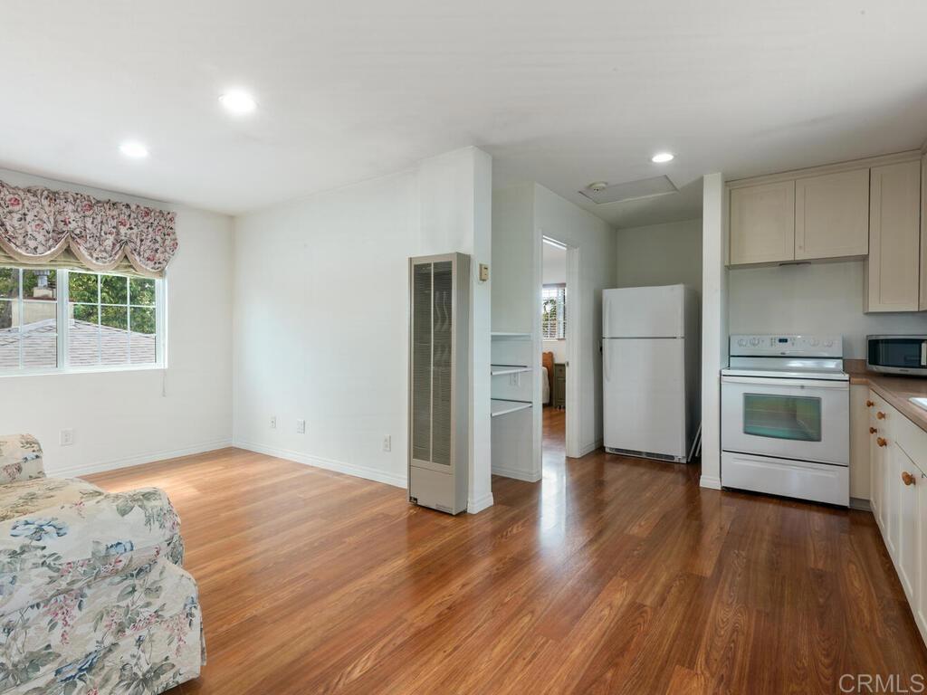 4839 Winona Avenue - photo 20