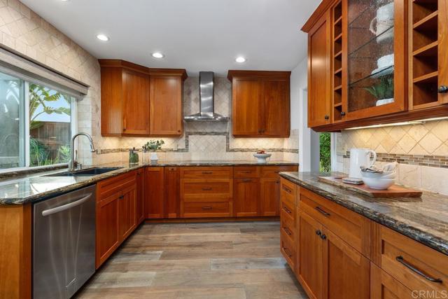 Detail Gallery Image 11 of 48 For 1634 Cottage Glen Ct, Encinitas,  CA 92024 - 4 Beds | 3 Baths