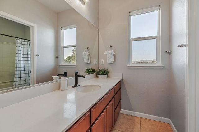 9565 Grande Drive, Gilroy CA: https://media.crmls.org/mediaz/bb313409-9ef5-4ed2-b7d6-30b4b0d5ffbe.jpg