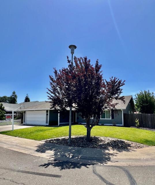 8613 Elk Way, Elk Grove CA: https://media.crmls.org/mediaz/bb31d1bb-9fc6-471d-9970-34f5ae4eb35c.jpg