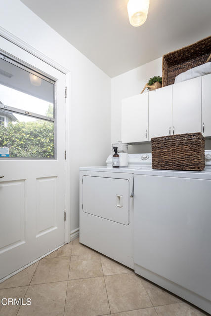 5045 Redwillow Lane, La Canada Flintridge CA: https://media.crmls.org/mediaz/bb31e835-e0fa-4752-b17d-5e9f25624875.jpg