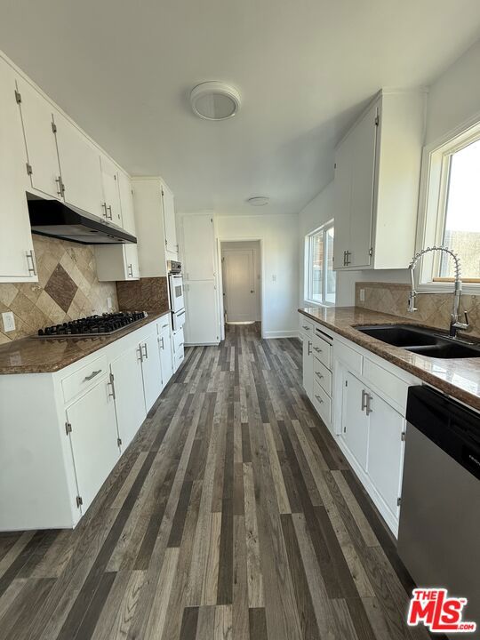 11003 Ruthelen Street, Los Angeles CA: https://media.crmls.org/mediaz/bb3248ac-f97d-4333-9c10-eede8b425010.jpg
