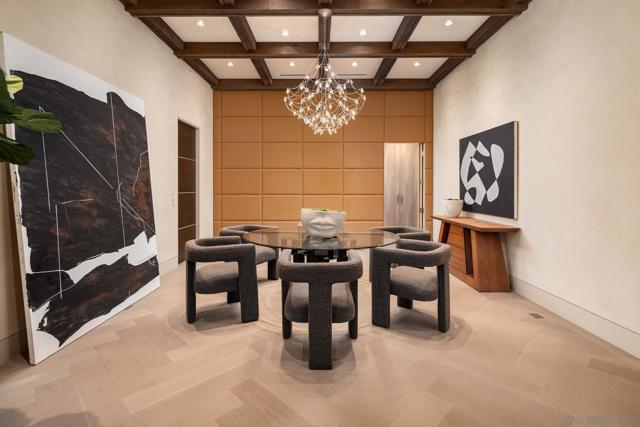 6005 La Jolla Scenic Dr S, La Jolla CA: https://media.crmls.org/mediaz/bb325642-6200-47ce-9ead-dd00dc465d44.jpg