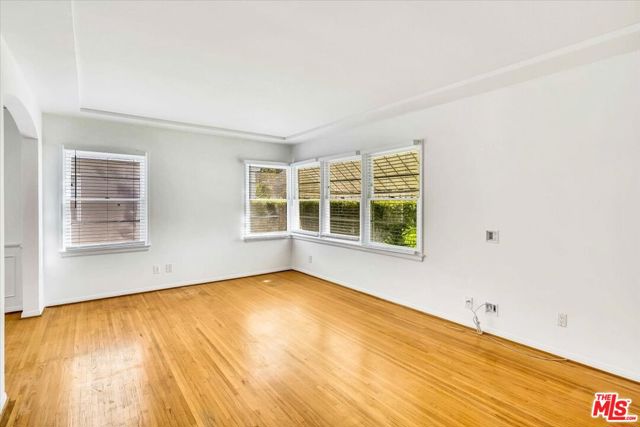 4026 McLaughlin Avenue photo 4