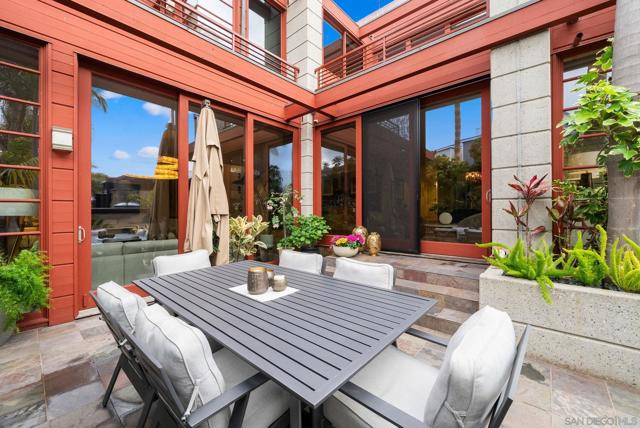 257 Playa Del Sur, La Jolla CA: https://media.crmls.org/mediaz/bb333e64-7700-44ed-a847-f4c69918079c.jpg