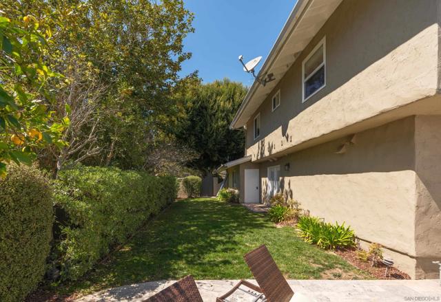 675 Silvergate Ave, San Diego CA: https://media.crmls.org/mediaz/bb33818d-bd40-4761-ab63-fa76655c2938.jpg
