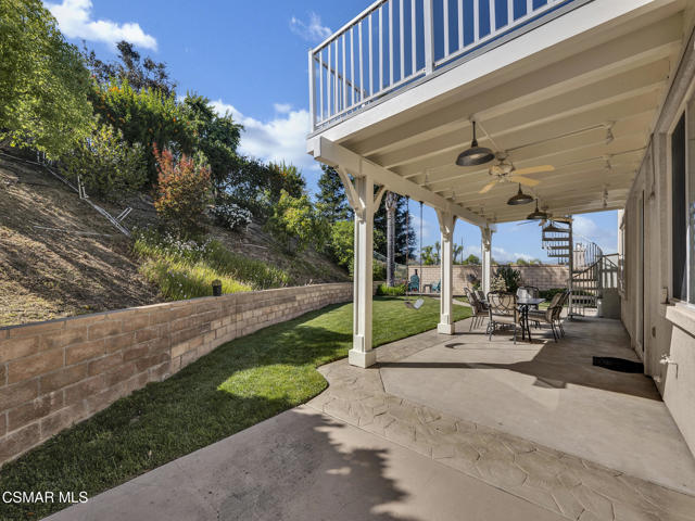 659 N Muirfield Avenue, Simi Valley CA: https://media.crmls.org/mediaz/bb3399af-ccb1-480f-a038-343a0598cac4.jpg