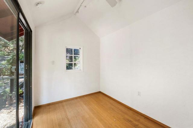 11 Southbank Road, Carmel Valley CA: https://media.crmls.org/mediaz/bb34cf65-8ad5-4a0a-a436-e8d33f7fbb72.jpg