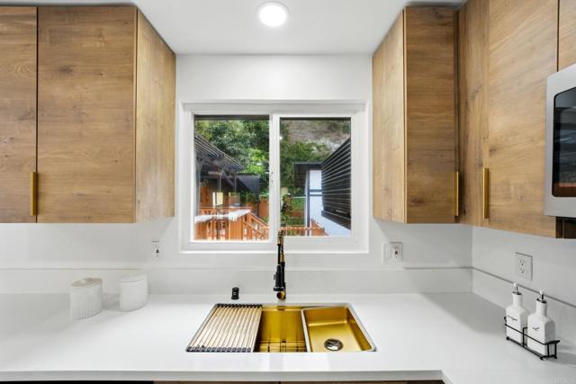 Detail Gallery Image 10 of 44 For 4848 54th St, San Diego,  CA 92115 - 6 Beds | 3 Baths