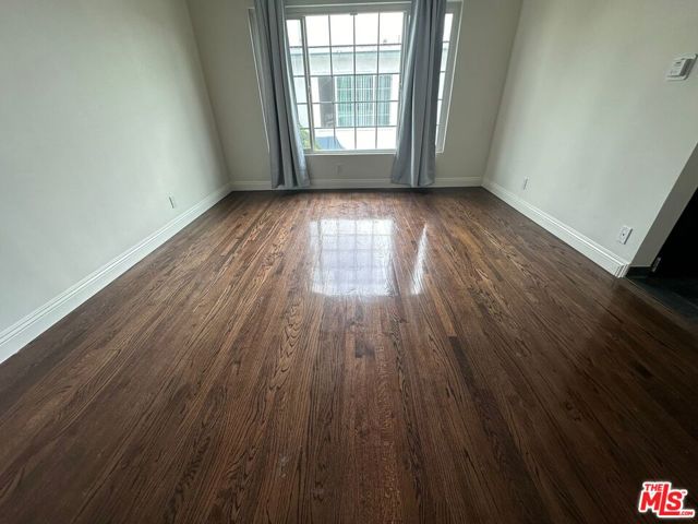 4035 Inglewood Boulevard, Los Angeles CA: https://media.crmls.org/mediaz/bb359cc5-6af1-49f0-b01f-125ab22624bc.jpg