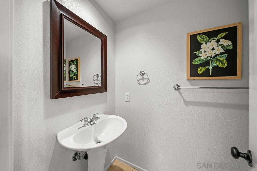 https://media.crmls.org/mediaz/bb35ac51-257c-4a66-a471-6ab5f303f0e8.jpg?preset=X-Large