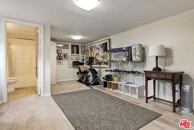 10798 Weyburn Avenue, Los Angeles CA: https://media.crmls.org/mediaz/bb35cf3f-a859-4d30-a544-bd0febd963c7.jpg