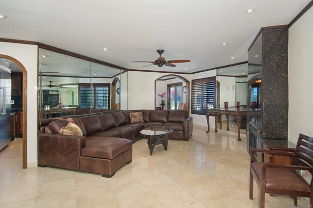20 S Cays Ct, Coronado CA: https://media.crmls.org/mediaz/bb3636f6-bef5-48e0-9410-d057ee6a3115.jpg