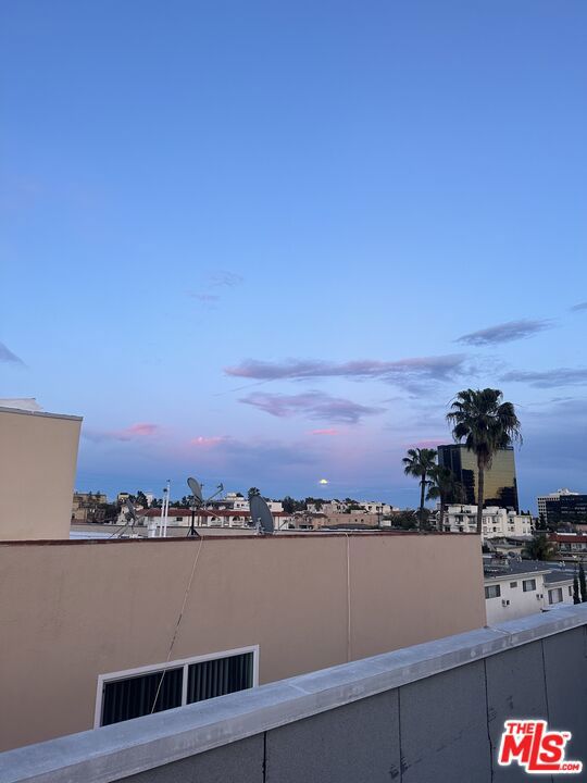 11735 Dorothy Street, Los Angeles CA: https://media.crmls.org/mediaz/bb36c4fe-4d5f-43f6-bf20-f076c7f955cc.jpg