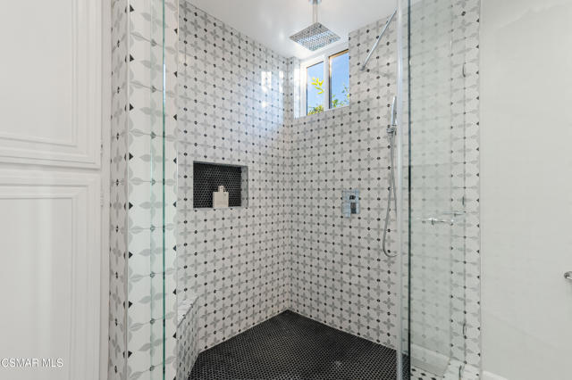 568 Bristol Avenue, Simi Valley CA: https://media.crmls.org/mediaz/bb379a69-bc92-4070-a608-b75fd9f1ad64.jpg