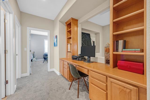 2461 Ancona Cir, Livermore CA: https://media.crmls.org/mediaz/bb385450-adec-48a5-b5da-6e0e68fe52e3.jpg