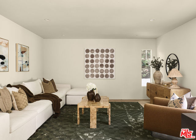 17155 Clemons Drive, Encino CA: https://media.crmls.org/mediaz/bb385576-58f9-492a-a1c3-22578de69e98.jpg