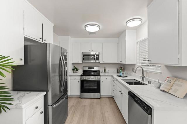 21 Willow Road, Menlo Park CA: https://media.crmls.org/mediaz/bb388622-e255-48f0-b359-6d5484dab9c9.jpg