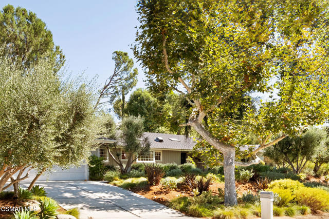 4658 Del Moreno Drive, Woodland Hills CA: https://media.crmls.org/mediaz/bb39371a-3820-43e5-b8d9-63af1008b691.jpg