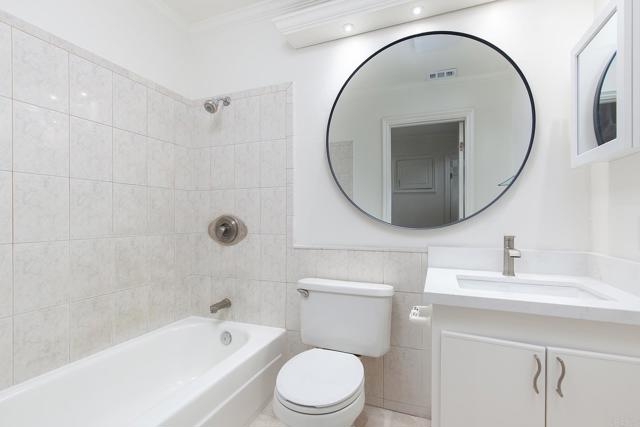 8842 Mission Vega Ct, Santee CA: https://media.crmls.org/mediaz/bb3a35fd-805d-48a0-bbca-c2a62bc5ffe9.jpg