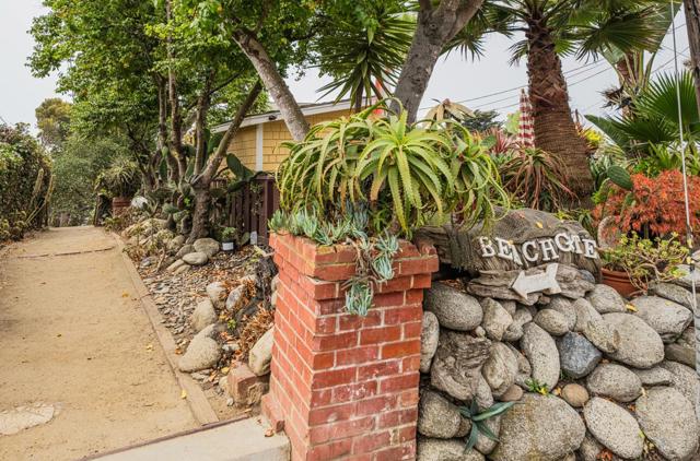 840 Seacliff Drive, Aptos CA: https://media.crmls.org/mediaz/bb3a398c-eaa8-41d7-a96b-54af237a4084.jpg
