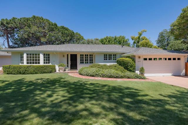 1435 Highland View Court, Los Altos CA: https://media.crmls.org/mediaz/bb3c32d8-c7c3-40fc-9333-e34a394d09fc.jpg