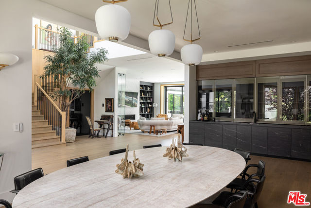 455 N Bundy Drive, Los Angeles CA: https://media.crmls.org/mediaz/bb3c3540-5611-4bde-9560-8c1fe1a45d14.jpg