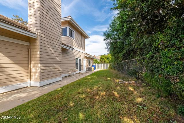 11300 Highridge Court, Camarillo CA: https://media.crmls.org/mediaz/bb3e0807-7a09-404c-b9b5-bc46732b5aae.jpg