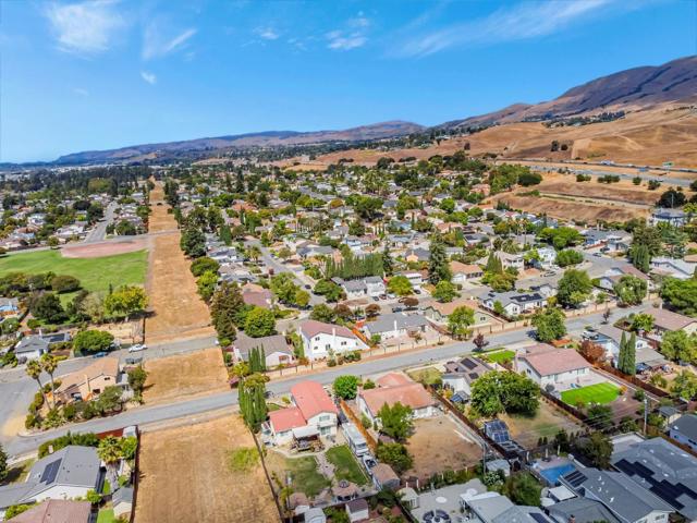 642 Mcduff Avenue, Fremont CA: https://media.crmls.org/mediaz/bb3e7fdf-ede2-4893-b01b-2a7fcdaa4475.jpg