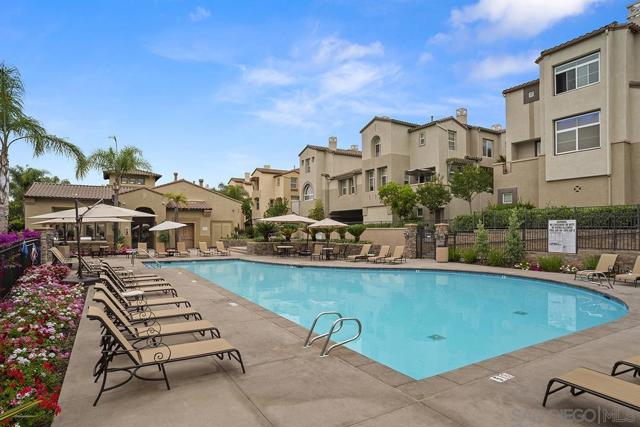 644 Hatfield Dr, San Marcos CA: https://media.crmls.org/mediaz/bb3f355b-5cf9-4660-a934-a4ab90fa9383.jpg