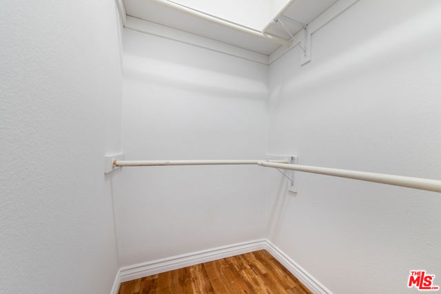 17914 Magnolia Boulevard, Encino CA: https://media.crmls.org/mediaz/bb4021f5-9f79-4b2b-b29f-fe4446554a7e.jpg