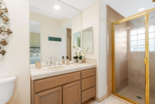 47380 Via Cordova, La Quinta CA: https://media.crmls.org/mediaz/bb40e505-1bde-4c36-99ed-e91dcc770ac2.jpg