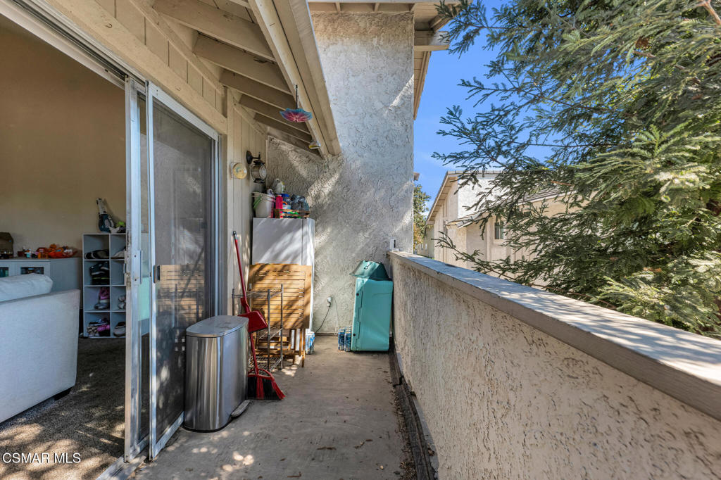 https://media.crmls.org/mediaz/bb40f34a-6637-4502-97ab-3696005ef307.jpg?preset=X-Large