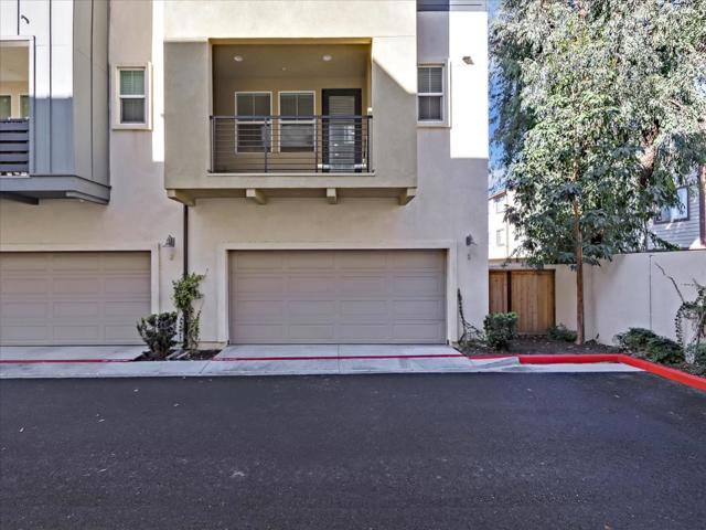 1452 N Harbor Boulevard, Santa Ana CA: https://media.crmls.org/mediaz/bb41985b-4ec9-4120-94f3-f9a1ed7019da.jpg