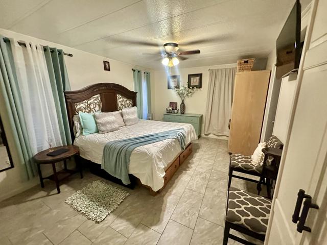 69530 Dillon Road, Desert Hot Springs CA: https://media.crmls.org/mediaz/bb42b1c2-73be-4db6-8c0f-411a643dada7.jpg