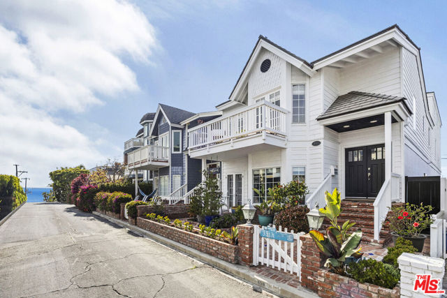 459 35th Street, Manhattan Beach, California 90266, 5 Bedrooms Bedrooms, ,3 BathroomsBathrooms,Residential,For Sale,35th,25586389