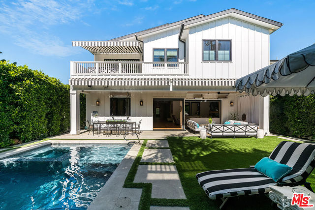 4365 Kraft Avenue, Studio City CA: https://media.crmls.org/mediaz/bb436522-3758-42e5-a029-8c5d3126430b.jpg