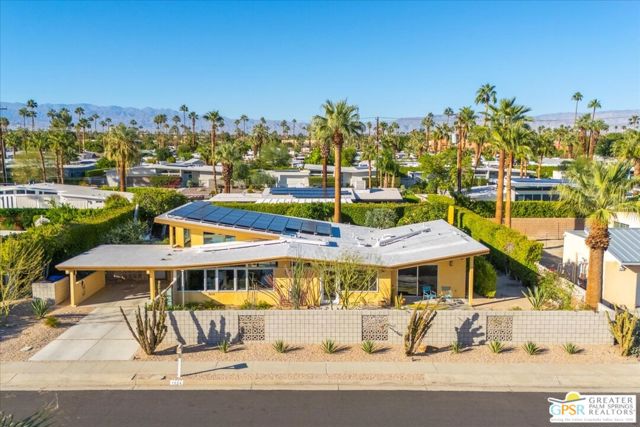 1554 E San Lucas Road, Palm Springs CA: https://media.crmls.org/mediaz/bb43dcb3-b69a-4e62-a40c-8d3d17ce243f.jpg