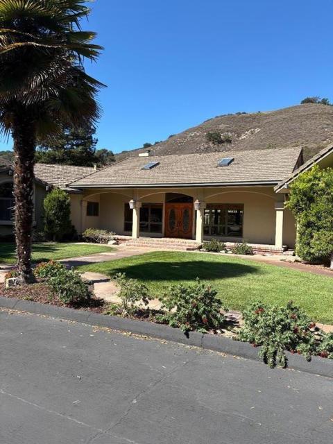 529 Corral De Tierra Road, Salinas CA: https://media.crmls.org/mediaz/bb4427ca-924d-4371-98aa-b3e83dd76546.jpg