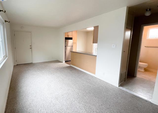 2120 Encinal, Alameda CA: https://media.crmls.org/mediaz/bb4458b5-c357-4199-893f-2b6bac90bcf5.jpg