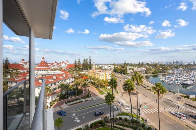 1710 Avenida Del Mundo, Coronado CA: https://media.crmls.org/mediaz/bb4518ad-9859-4c73-b993-b7230c8fa0f1.jpg