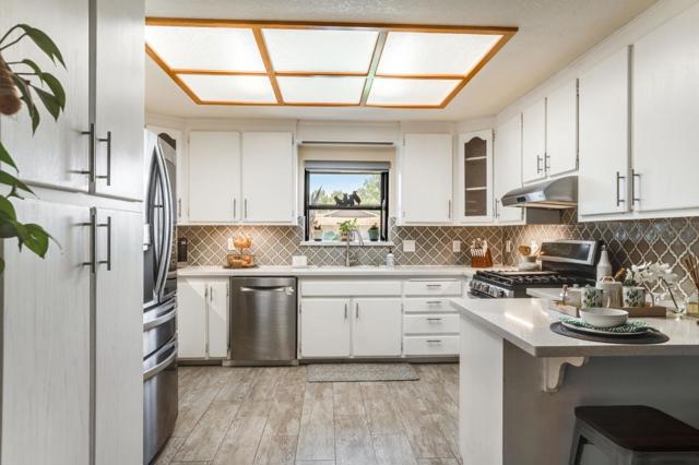 39332 Wilford Street, Fremont CA: https://media.crmls.org/mediaz/bb453d39-6a77-48cf-88b5-c9e5371179ee.jpg